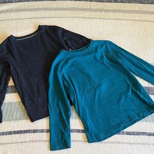 Old Navy Kids Long Sleeve Tees Bundle of 2